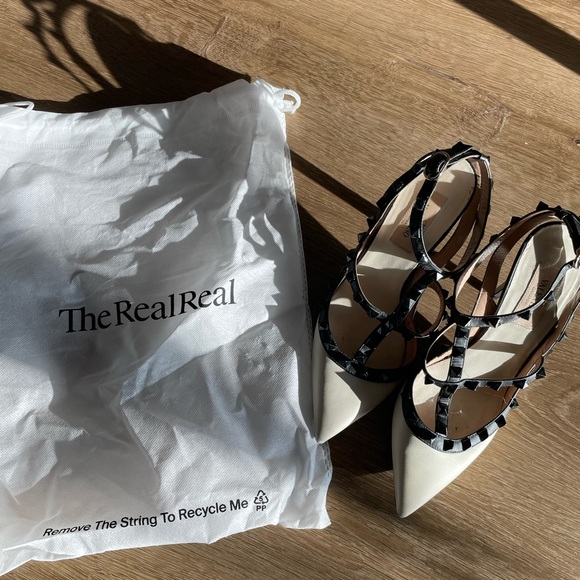 VALENTINO Garavani Vintage Studded Stilettos - Picture 6 of 8